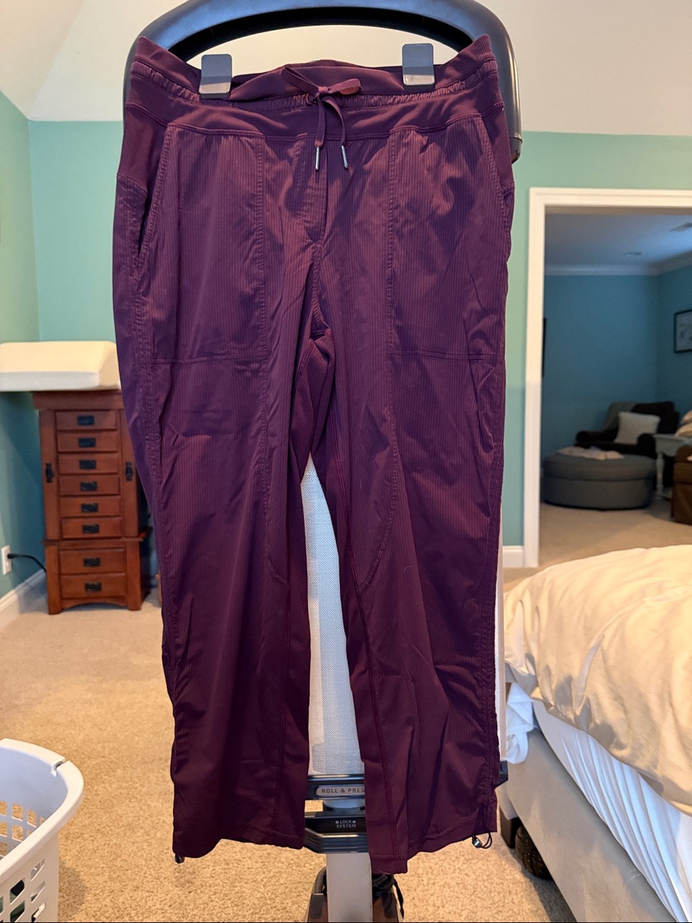 Lululemon Dance Studio Crop 25" in Cassis Red - Size 10